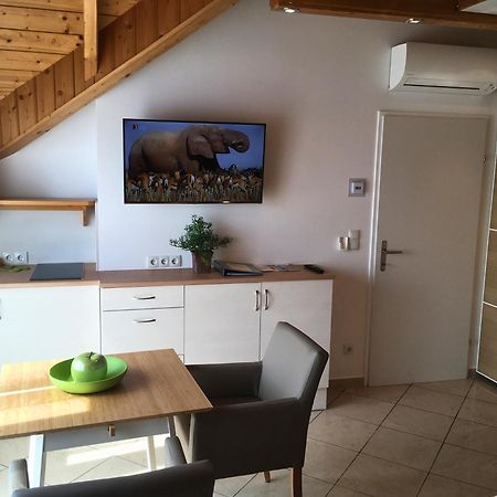 Ajo Apartments - Alte Donau Lake View Balcony Studio - Self-Check-In Bécs Kültér fotó