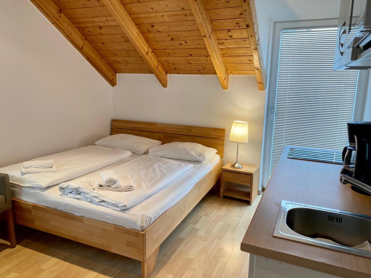 Ajo Apartments - Alte Donau Lake View Balcony Studio - Self-Check-In Bécs Kültér fotó