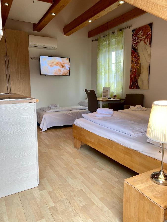 Ajo Apartments - Alte Donau Lake View Balcony Studio - Self-Check-In Bécs Kültér fotó